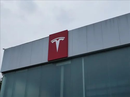 特斯拉新车低价来袭，上海三期工厂或将重启引发行业新变局